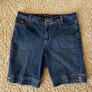 Gloria Vanderbilt Classic Blue Jean Shorts